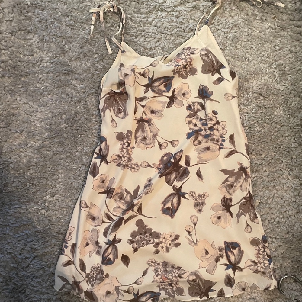 Flower tie dress